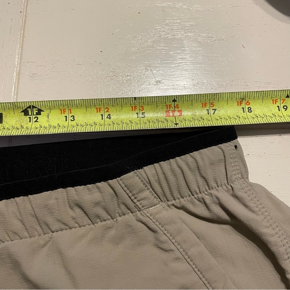 The North Face Shorts Mens Large Beige 10” Nylon Stow Pocket Hiking Fishing Camp - Picture 8 of 11